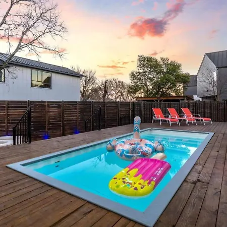 Chic 4Br Pool House - Steps To South 1St Street Villa